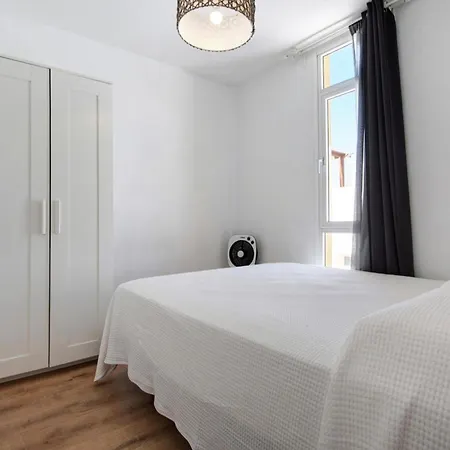 Penthouse 3a 아파트